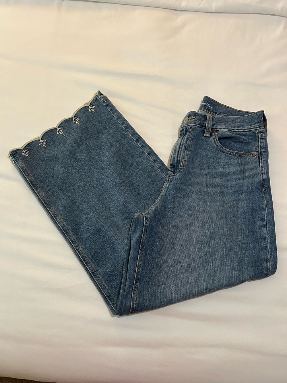 Old Navy - Women’s Blue Wide Leg Denim Jeans with Scallop Hem